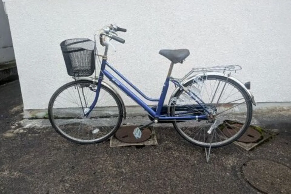 引き取った青のシティサイクル（ママチャリ）